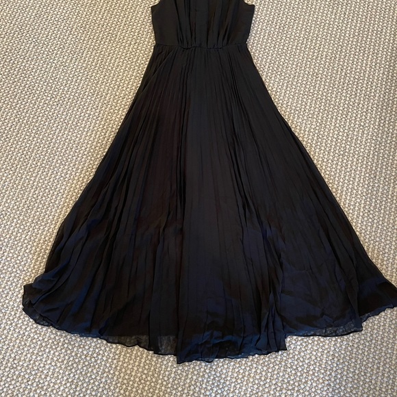 WHBM Pleated Black Maxi Dress Sz 4 NWT - Picture 5 of 9